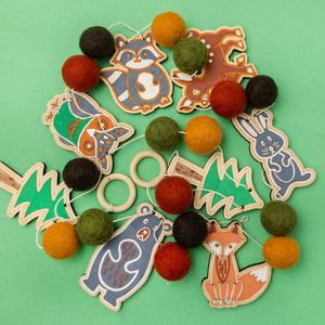 The Woodsy Craft Co. - DIY Craft Kit - Woodland Garland