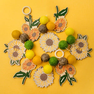 The Woodsy Craft Co. - DIY Craft Kit - Sunflower Themed Garland